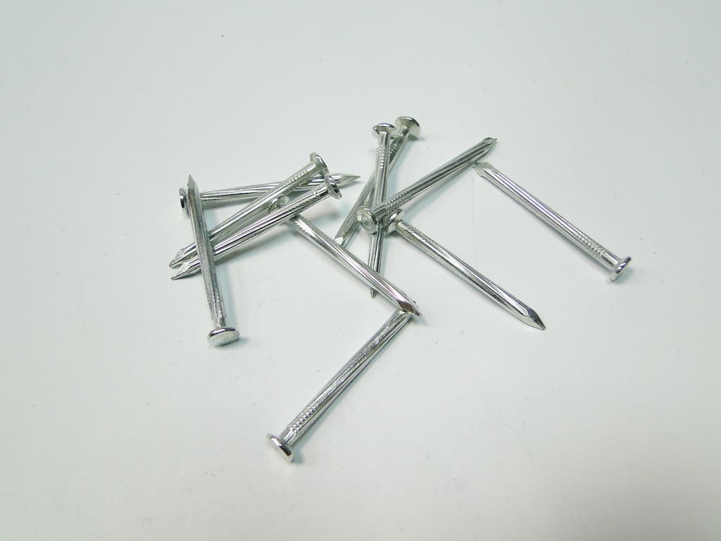 Пирони стоманени 5 см – 2.5 кг – (Толер)