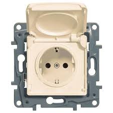 Контакт противовлажен IP44 Niloe – крем – (Legrand)